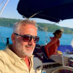 Mehmet Aslantuğ'dan romantik paylaşım