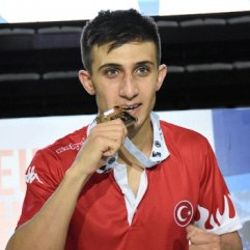 Genç boksör Tuğrulhan Erdemir Avrupa Şampiyonu