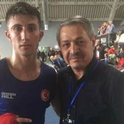 Rumen güvenlik görevlileri boksörlerimize saldırdı