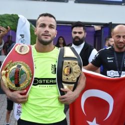 Türk boksör Şükrü Altay kıtalararası altın kemeri kazandı