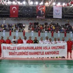 Trabzon'da Şöhretler ve Efsaneler Futbol Turnuvası