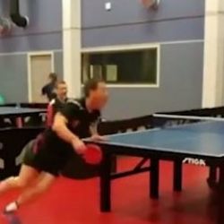 Norveçli masa tenisi sporcusundan harika sayı