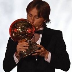 Ballon d'Or'u kazanan Modric tarihe geçti