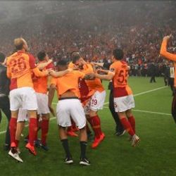 Galatasaray, Fenerbahçe'yi geride bıraktı
