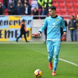Galatasaray, Kaan'la Altay'ı alıyor