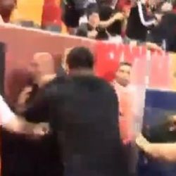 Hasan Şaş'ın stattaki görevliye saldırdığı anlar