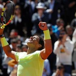 Nadal dev karşılaşmada Federer'i yendi