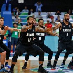 Yeni Zelandalı basketbolcuların Haka Dansı