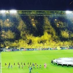 Dortmund taraftarlarından müthiş kareografi