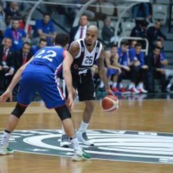 Anadolu Efes Beşiktaş'ı mağlup etti