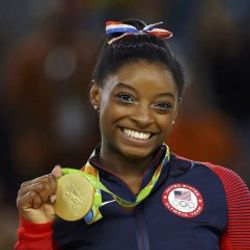 Simone Biles madalya rekoru kırdı