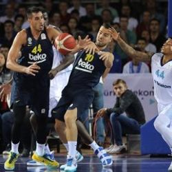Fenerbahçe, Telekom'u farklı yendi