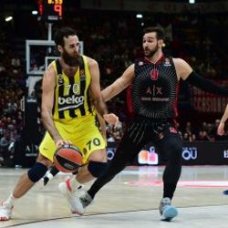 Fenerbahçe Avrupa Ligi'nde Milan'a yenildi