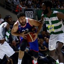 Anadolu Efes ikinci maçında da galip geldi