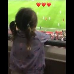 Burak Yılmaz'a kızından destek