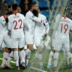 4 bilet için 16 aday var