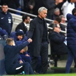 Mourinho’dan top toplayıcı çocuğa jest jest