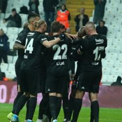 Beşiktaş, Kayserispor'u rahat yendi
