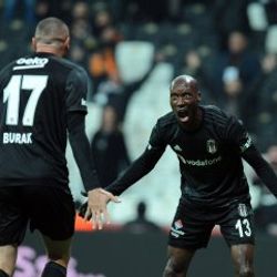 36'lık Atiba yine takımın en çalışkan ismi oldu