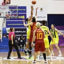 Kadın basketbolunda derbi heyecanı