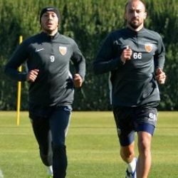 Umut Bulut ve Şamil Çinaz idmana katıldı