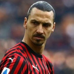 İbrahimovic, benzin alırken görüntülendi