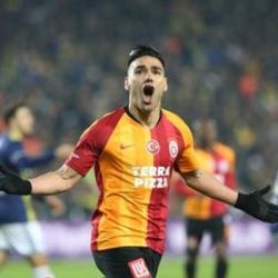 Galatasaray yönetiminden indirim talebi