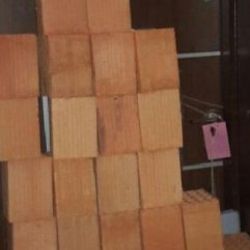 Mühürlenen işyerinin kapısına duvar örüp kumar oynadılar