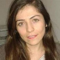 Genç kadın evinin önünde silahlı saldırıya uğradı