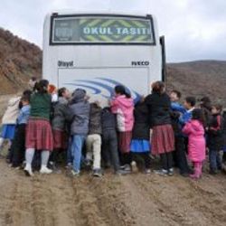 Taşımalı değil itmeli eğitim