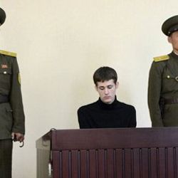 Kuzey Kore iki Amerikalı'yı serbest bıraktı