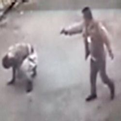 Mersinli adam baba ve oğluna kurşun yağdırdı