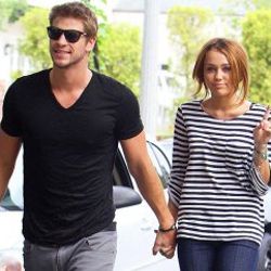 Saplantılı aşık Miley Cyrus