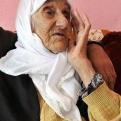 Bitlis'te 107 yaşındaki ninenin yaşı kadar torunu var