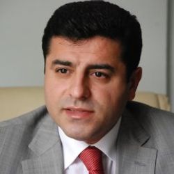 HDP seçmeni eş cumhurbaşkanı adaylarına oy verecek