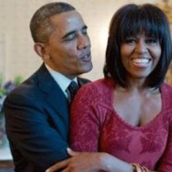 Obama eşinin gönlünü aldı