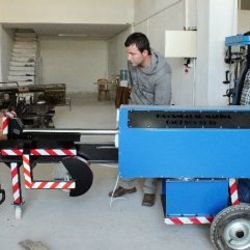İzmir'de odun kırmaktan bıkan mühendis makina tasarladı