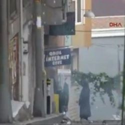 Okmeydanı'nda eylemcilere yaşlı kadından sert tepki