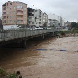 Ordu'da sel hayatı felç etti