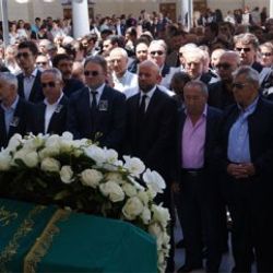 İzzet Özilhan son yolculuğuna uğurlandı