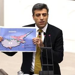 Kıbrıs’ı satıyorsunuz diyen CHP'li vekile: Seni vermedik