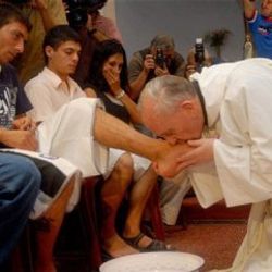 Papa Francesco'dan faturasını ödeyemeyenlere yardım