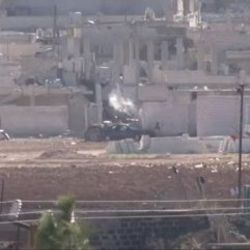 Kobani'de peşmergenin yaralı YPG'liyi kurtarma anı İZLE