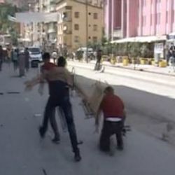 Hakkari'de polise kasayla saldırdılar
