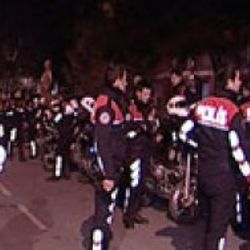 Polis intihar edince meslektaşları hastaneye akın etti