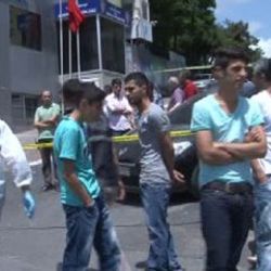 Bayrak indiren provokatörün kimliği