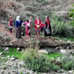 İdari sınır 120 haneli köyü susuz bıraktı