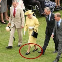 Kraliçe Elizabeth'in vazgeçemediği ayakkabılarının sırrı