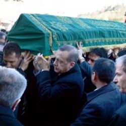 Başbakan Erdoğan'dan dayısına son veda