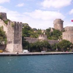 Rumeli Hisarı'nda çökme tehlikesi